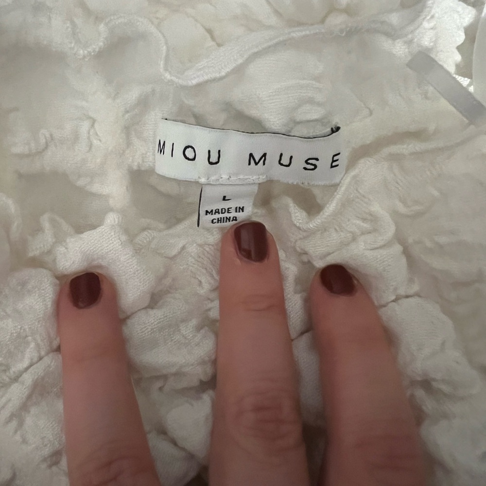 EVERCADO MIOU MUSE Textured Puff Sleeve Top - Picture 6 of 6